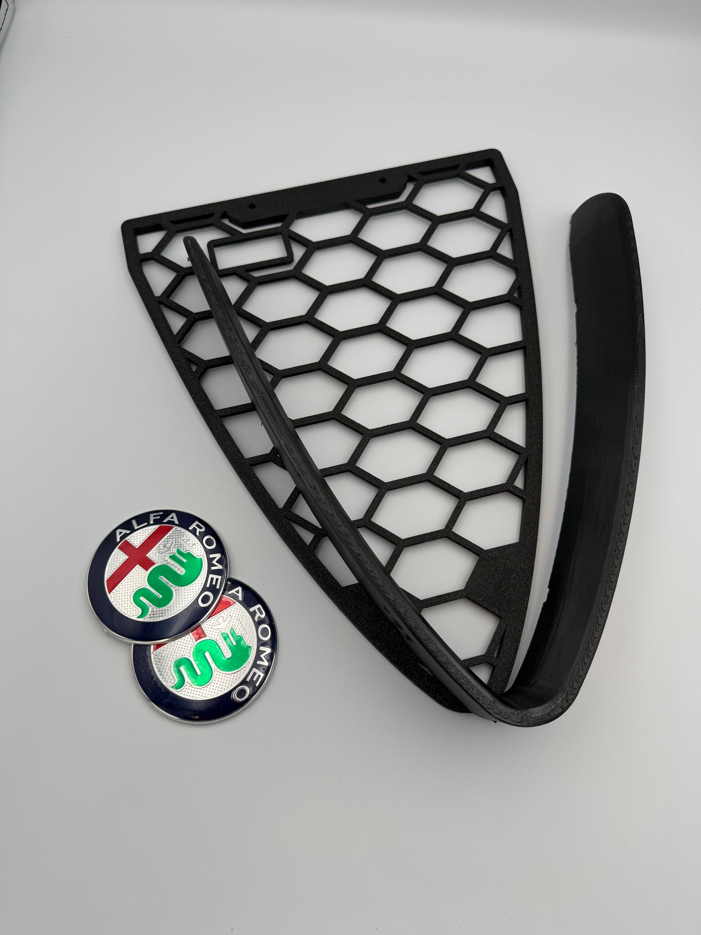 Alfa Romeo 159-Griglia a nido largo + Bordo cornice a V