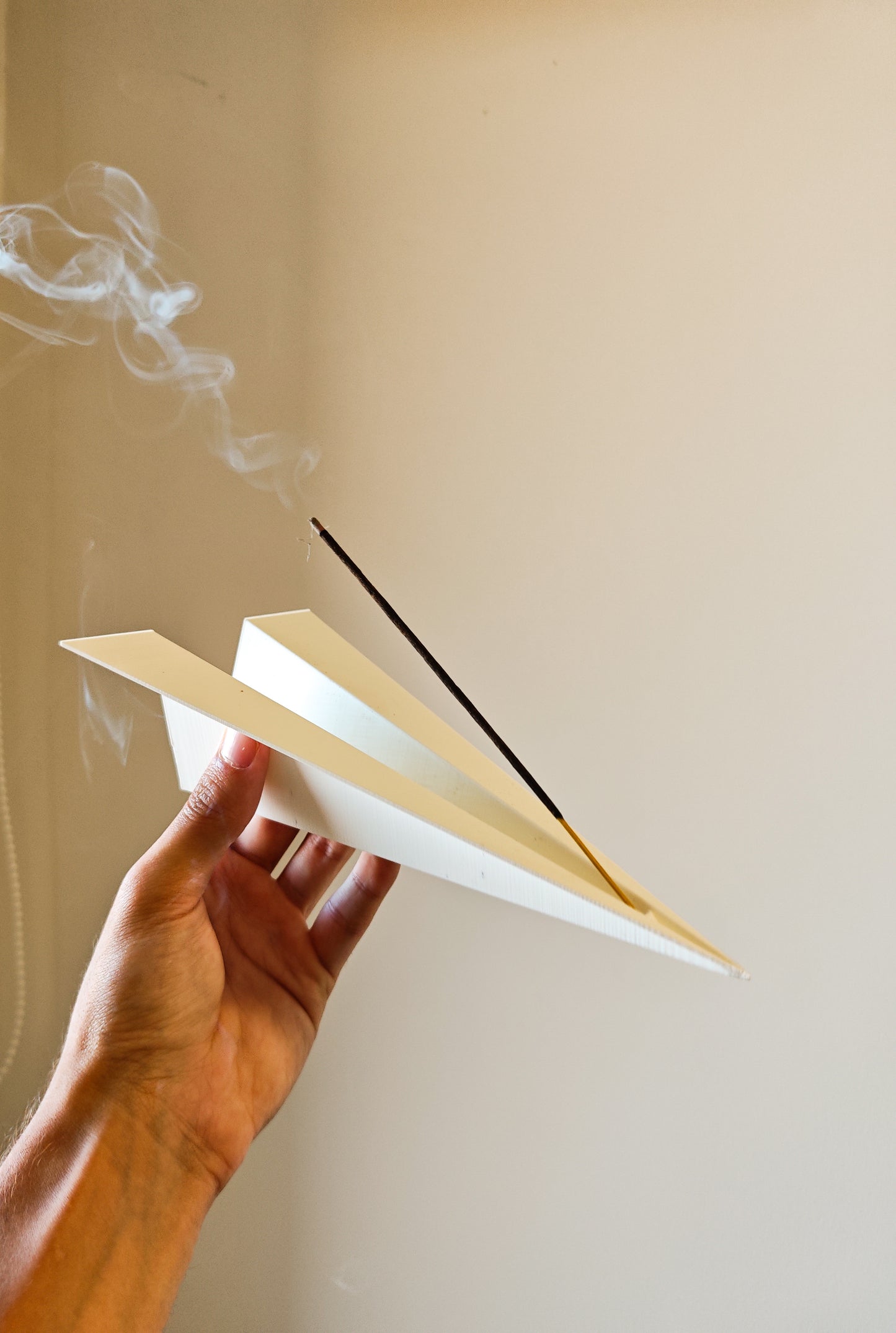 Porta Incenso – Design Aeroplanino di Carta