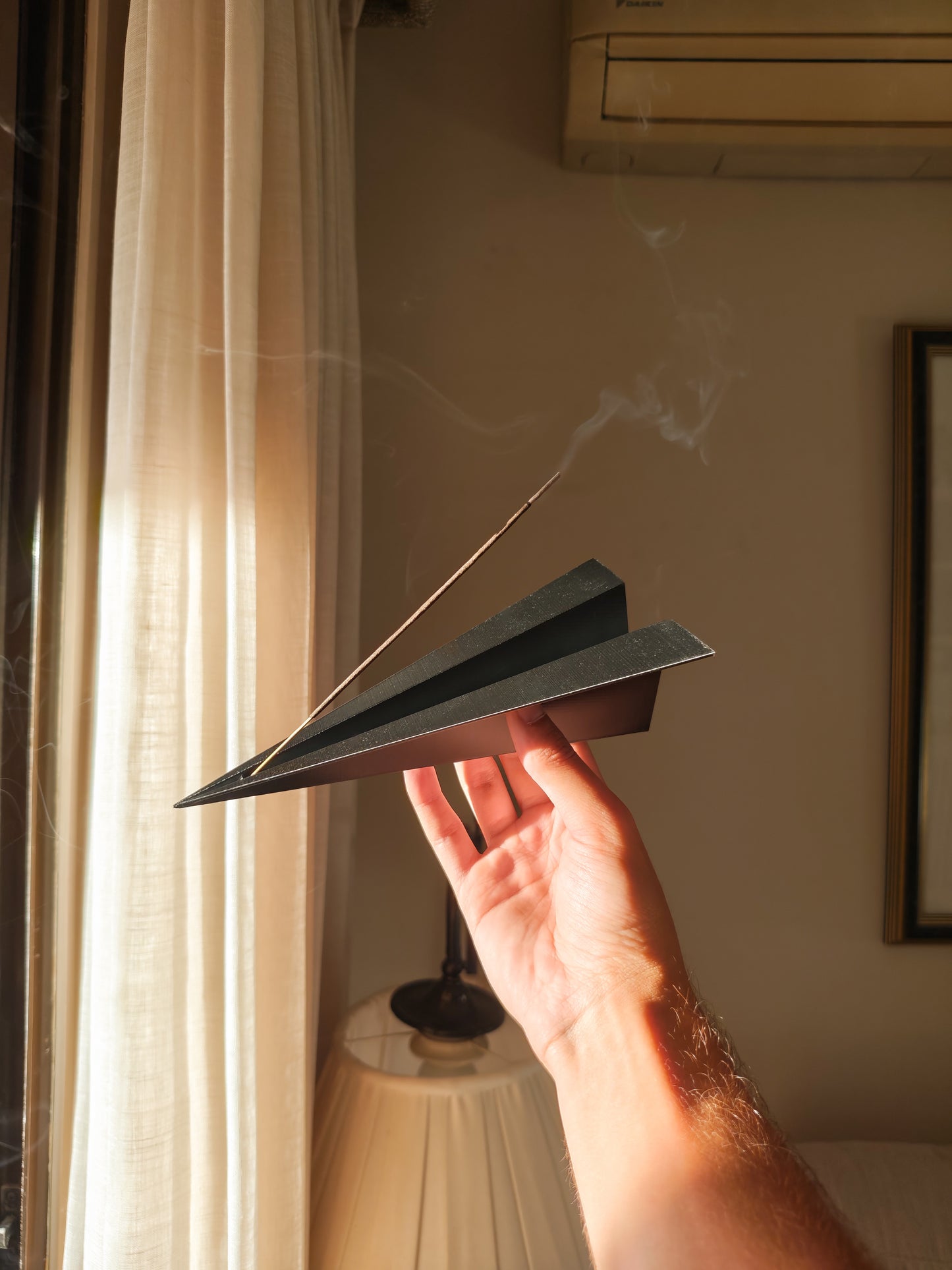 Porta Incenso – Design Aeroplanino di Carta