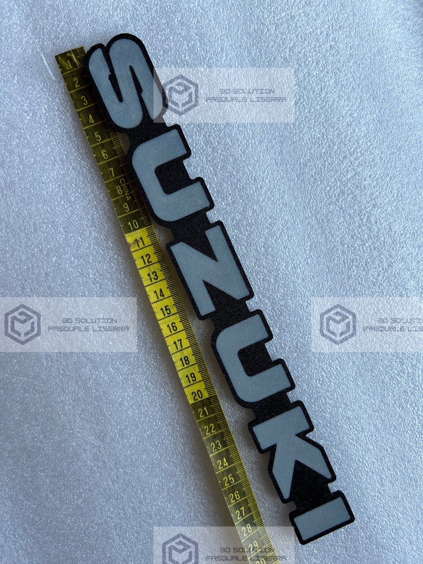 Fregio targhetta stemma per calandra per Suzuki Samurai Santana SJ410/SJ413