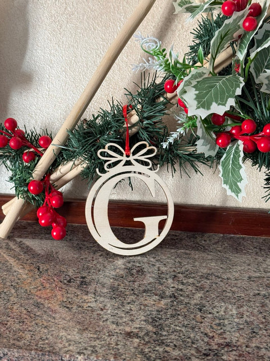 Pallina in legno con iniziale personalizzata