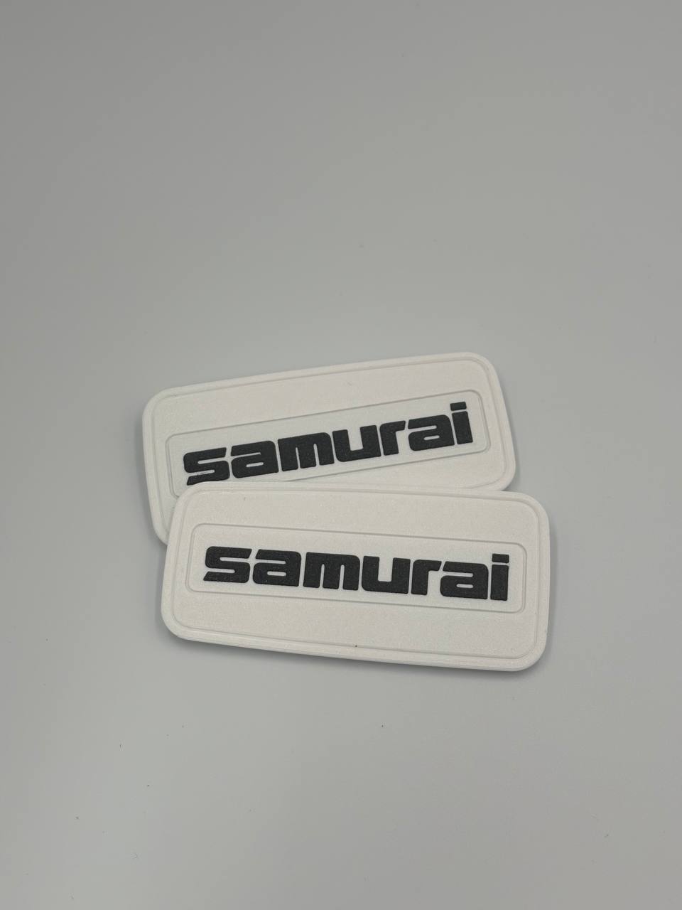 Coppia 2 Targhette Laterale Suzuki Samurai Fregio Logo