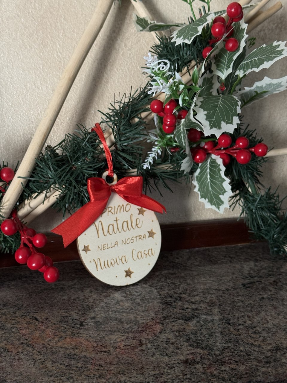 Pallina Natale Personalizzata | “Primo Natale nella nostra nuova casa” | legno Compensato 4 mm
