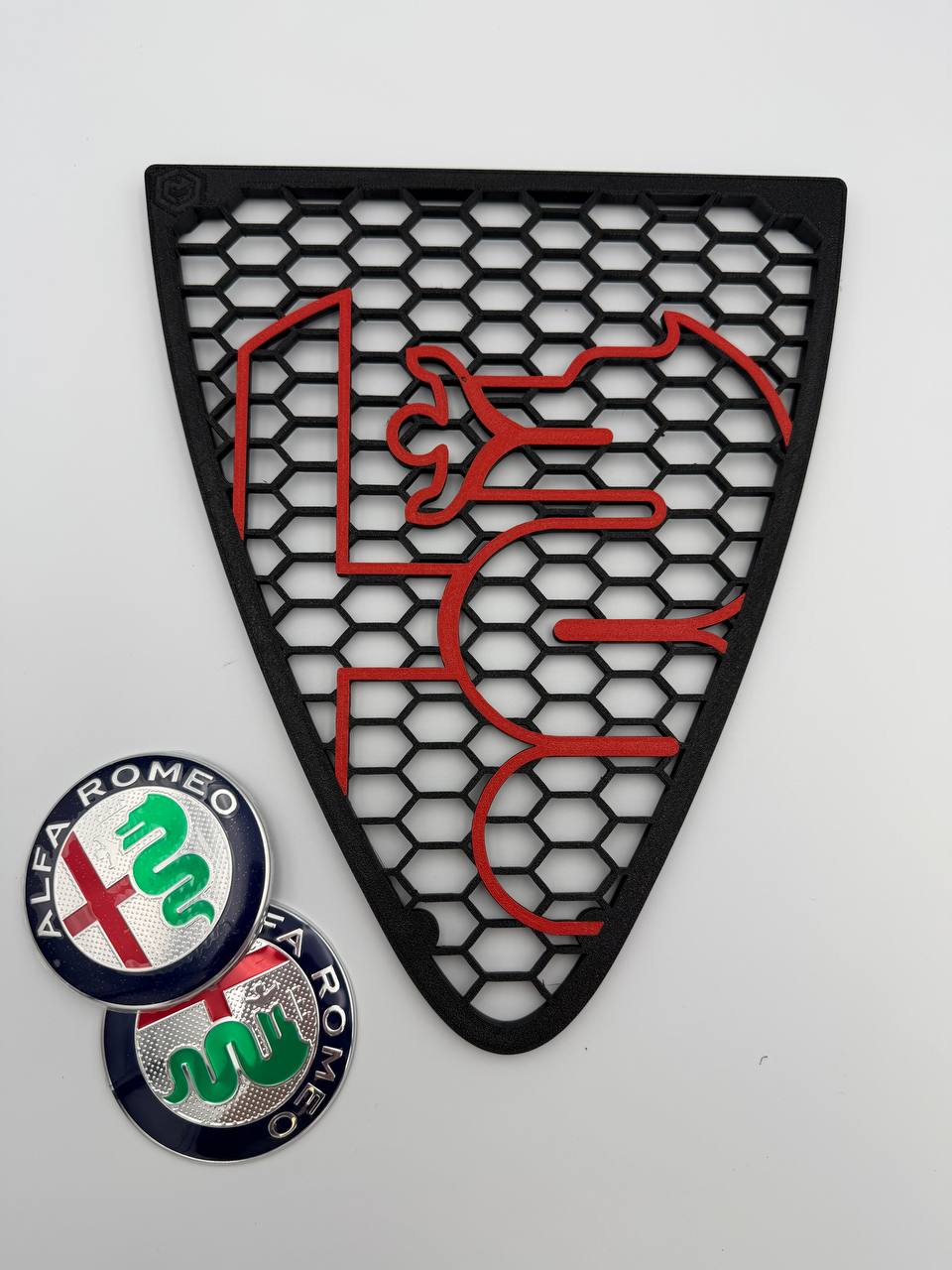Griglia Anteriore A Nido D'Ape Per Alfa Romeo 147 2ª Serie (2004-2011) con biscione stile junior