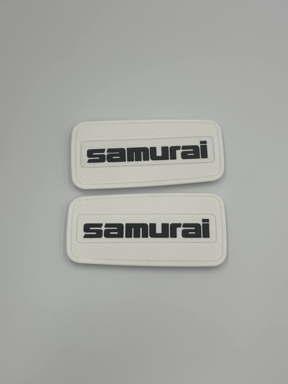 Coppia 2 Targhette Laterale Suzuki Samurai Fregio Logo