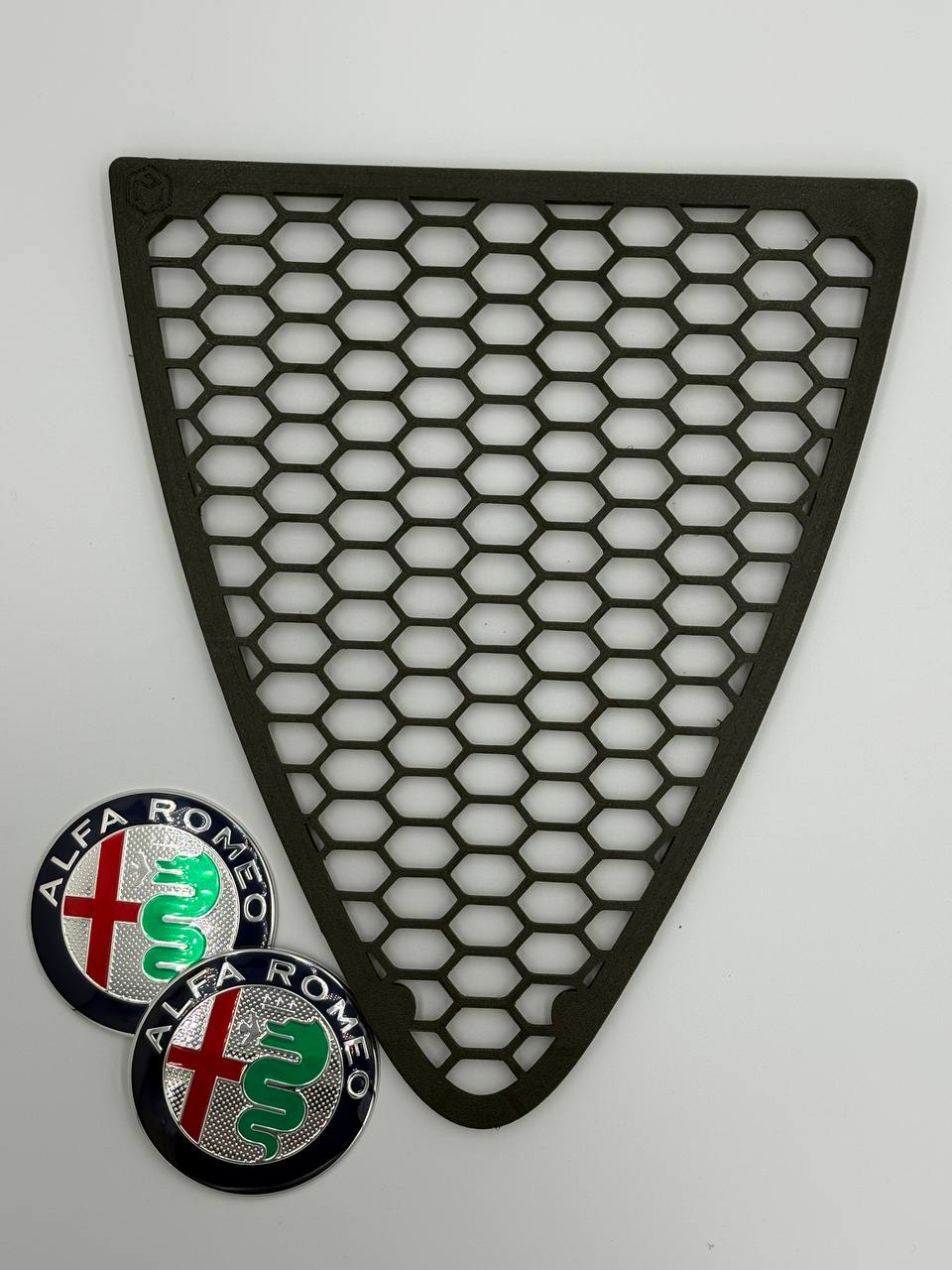 Griglia Anteriore A Nido D'Ape Per Alfa Romeo 147 2ª Serie (2004-2011) Scudo