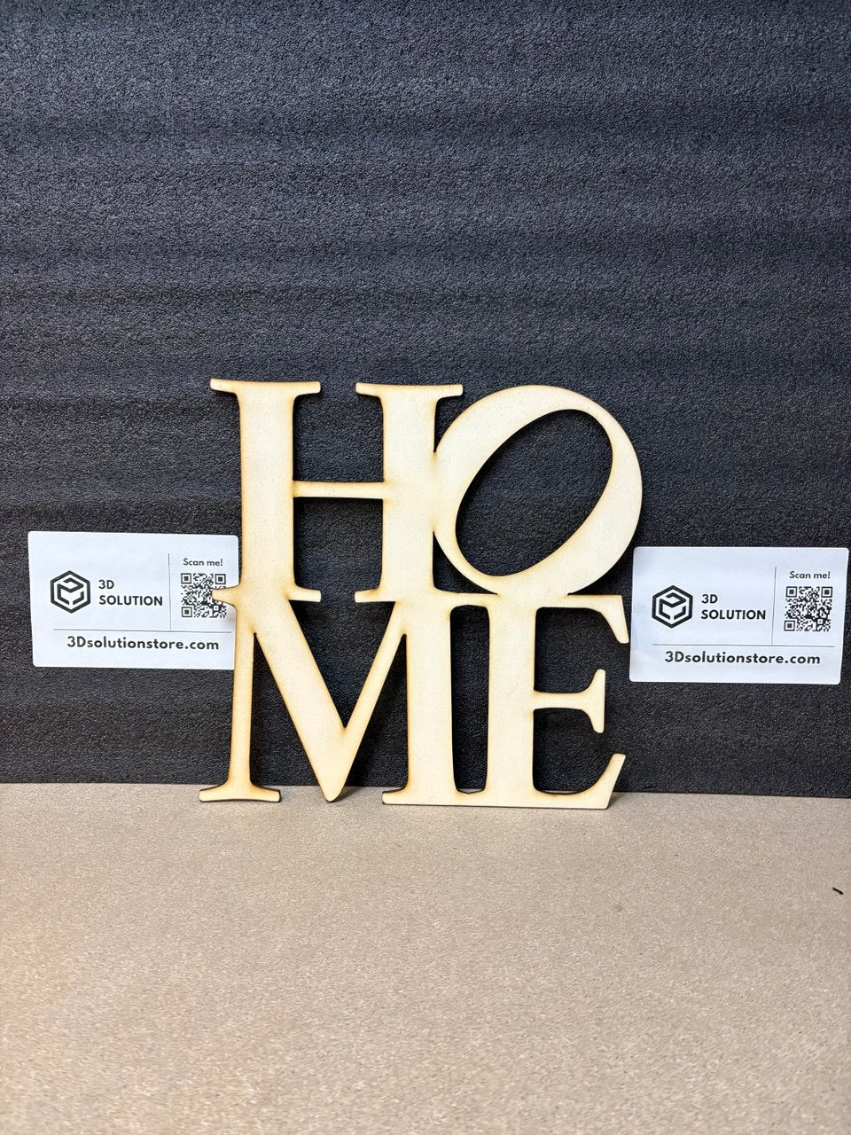 Scritta “HOME” in Legno di Pioppo – Fatta per scaldare ogni ambiente