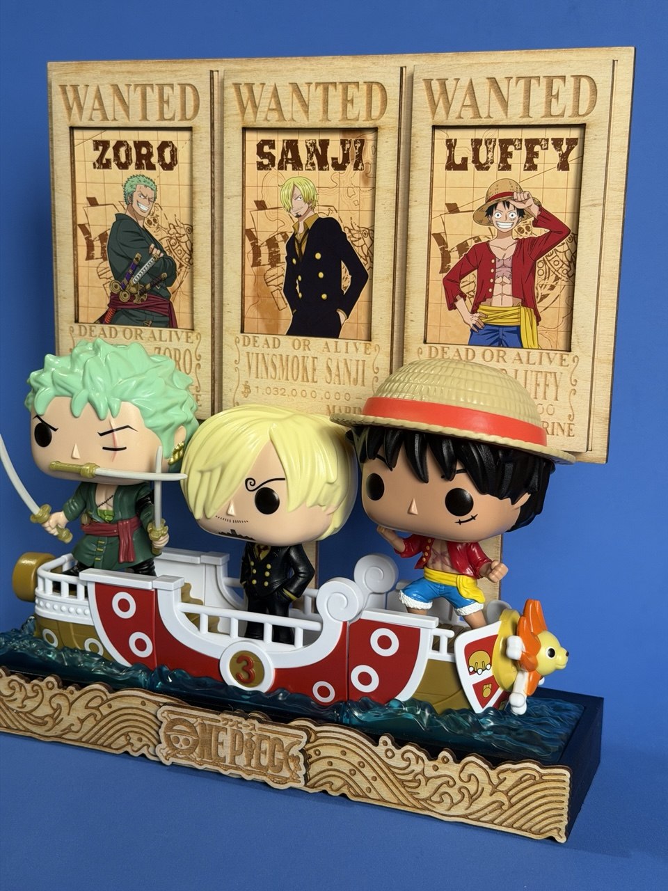 Stand Espositore Funko Pop One Piece Kinder – Base + Supporto Wanted in Legno