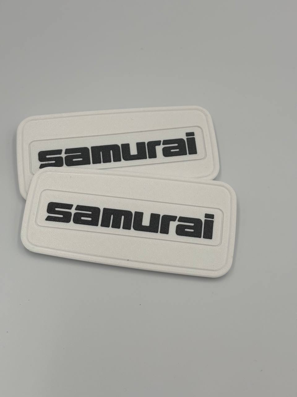 Coppia 2 Targhette Laterale Suzuki Samurai Fregio Logo