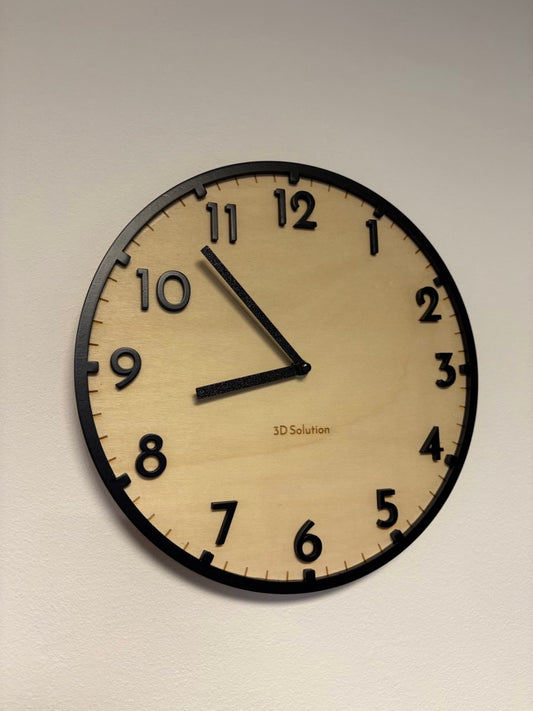 Orologio in Legno Minimal – Semplicità e Raffinatezza