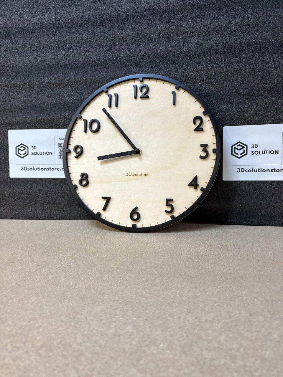 Orologio in Legno Minimal – Semplicità e Raffinatezza
