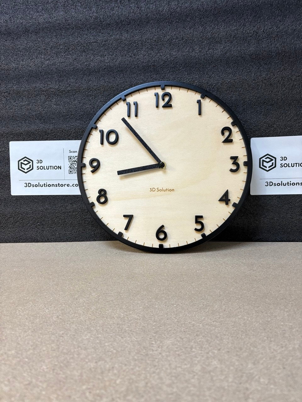 Orologio in Legno Minimal – Semplicità e Raffinatezza