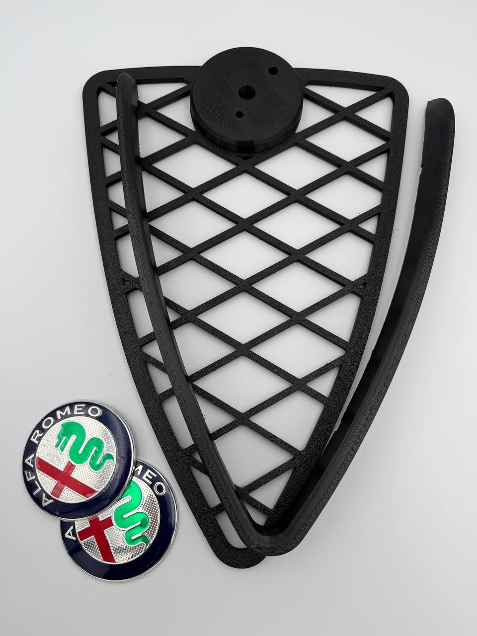 Scudo Griglia trama a rombi con cornice a "V" per Alfa Romeo MiTo (2008-2015)