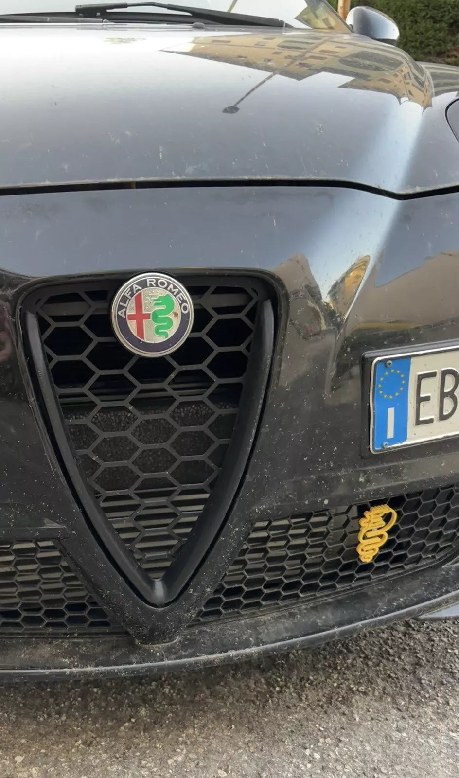 Griglia a nido LARGO d'ape con cornice a "V" per Alfa Romeo MiTo (2008-2015)