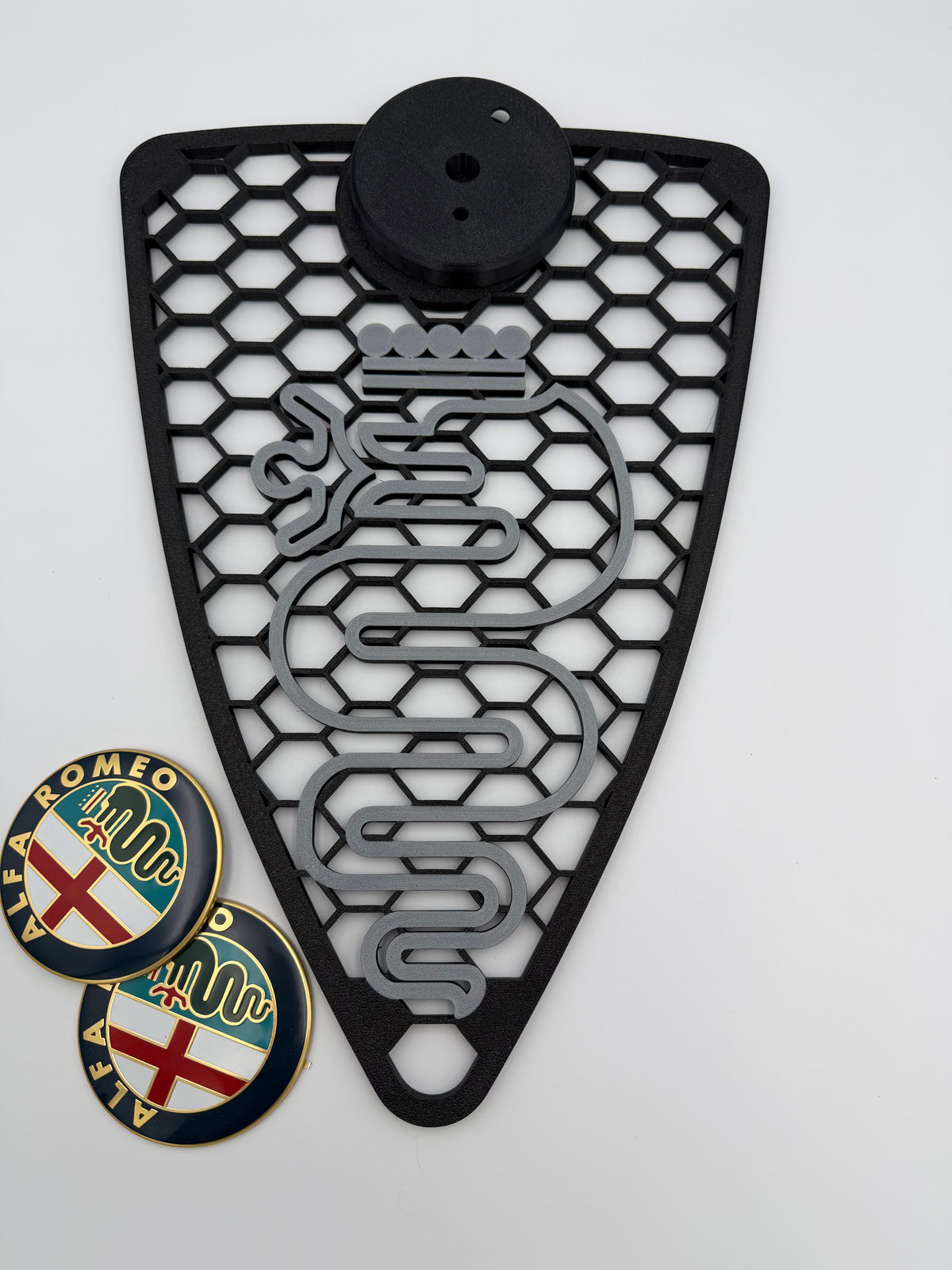 Griglia scudo A Nido D'Ape con inserti filettati Alfa Romeo Mito 2008-2015 con biscione Stilizzato