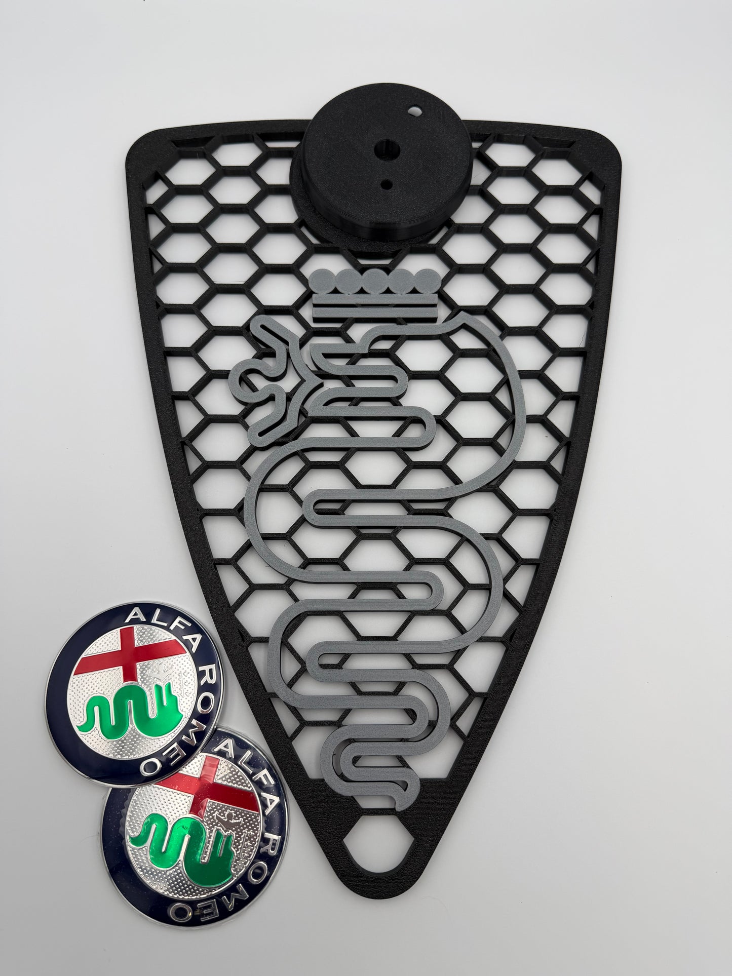 Griglia scudo A Nido D'Ape con inserti filettati Alfa Romeo Mito 2008-2015 con biscione Stilizzato