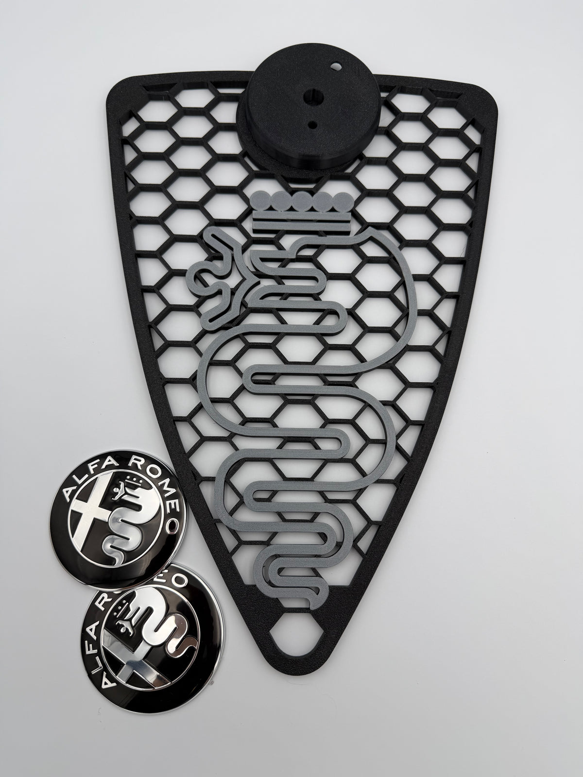 Griglia scudo A Nido D'Ape con inserti filettati Alfa Romeo Mito 2008-2015 con biscione Stilizzato