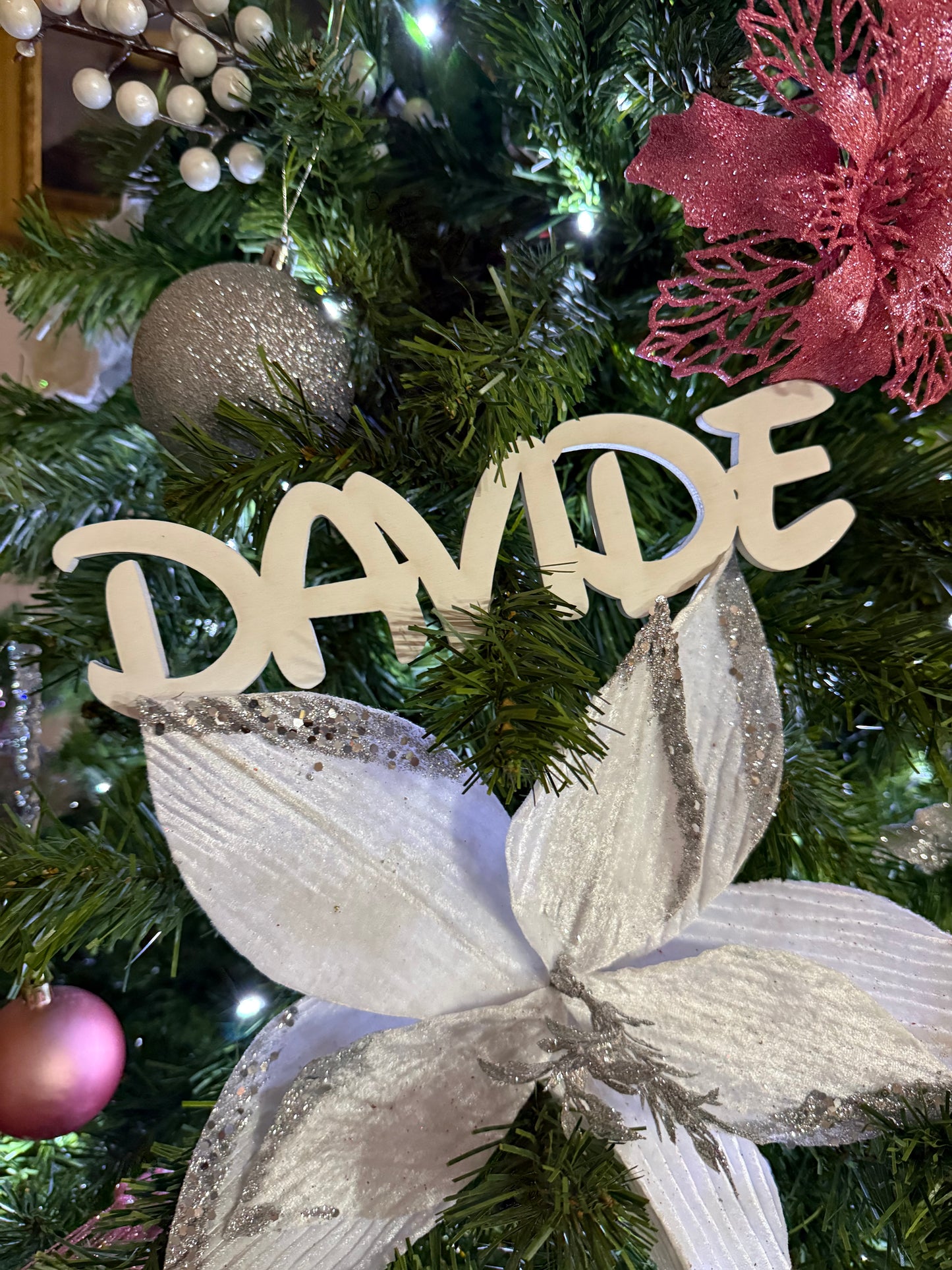 Nome personalizzato in legno 8 mm – Decorazione per albero di Natale e cameretta – Scritta in legno bianco – Idea regalo personalizzata