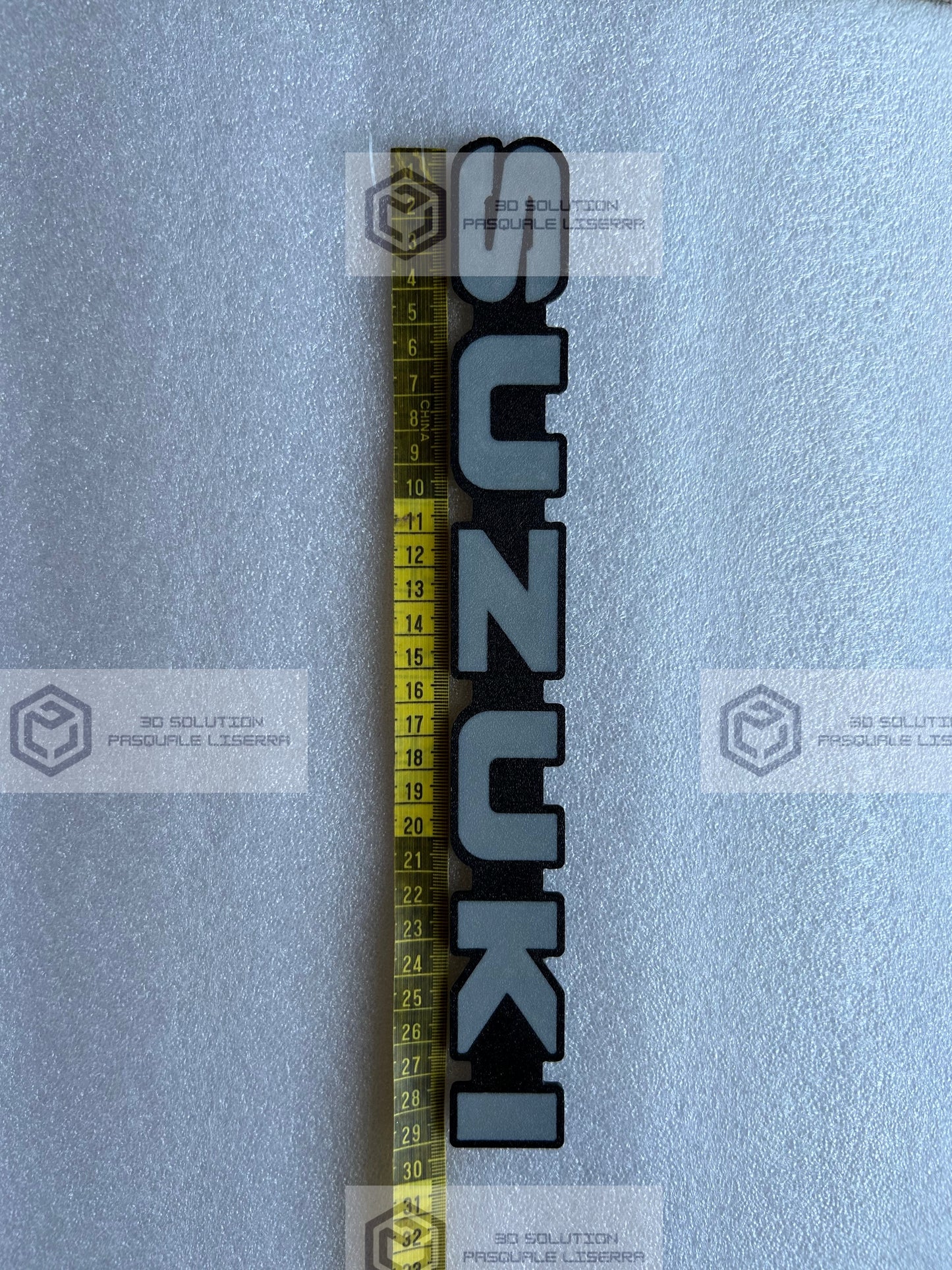 Fregio targhetta stemma per calandra per Suzuki Samurai Santana SJ410/SJ413