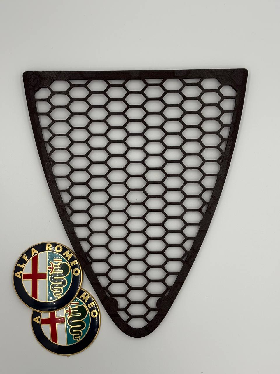 Griglia Anteriore A Nido D'Ape Per Alfa Romeo 147 2ª Serie (2004-2011) Scudo