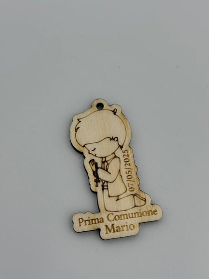 Bomboniera Comunione in Legno – Bambino o Bambina 37×61 mm | Ciondolo o Portachiavi per Prima Comunione
