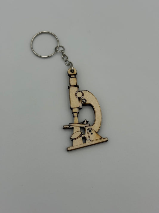 Portachiavi Bomboniera Laurea Microscopio in Legno – 33×65 mm | Idea per Laurea in Biologia, Chimica, Medicina, Scienze