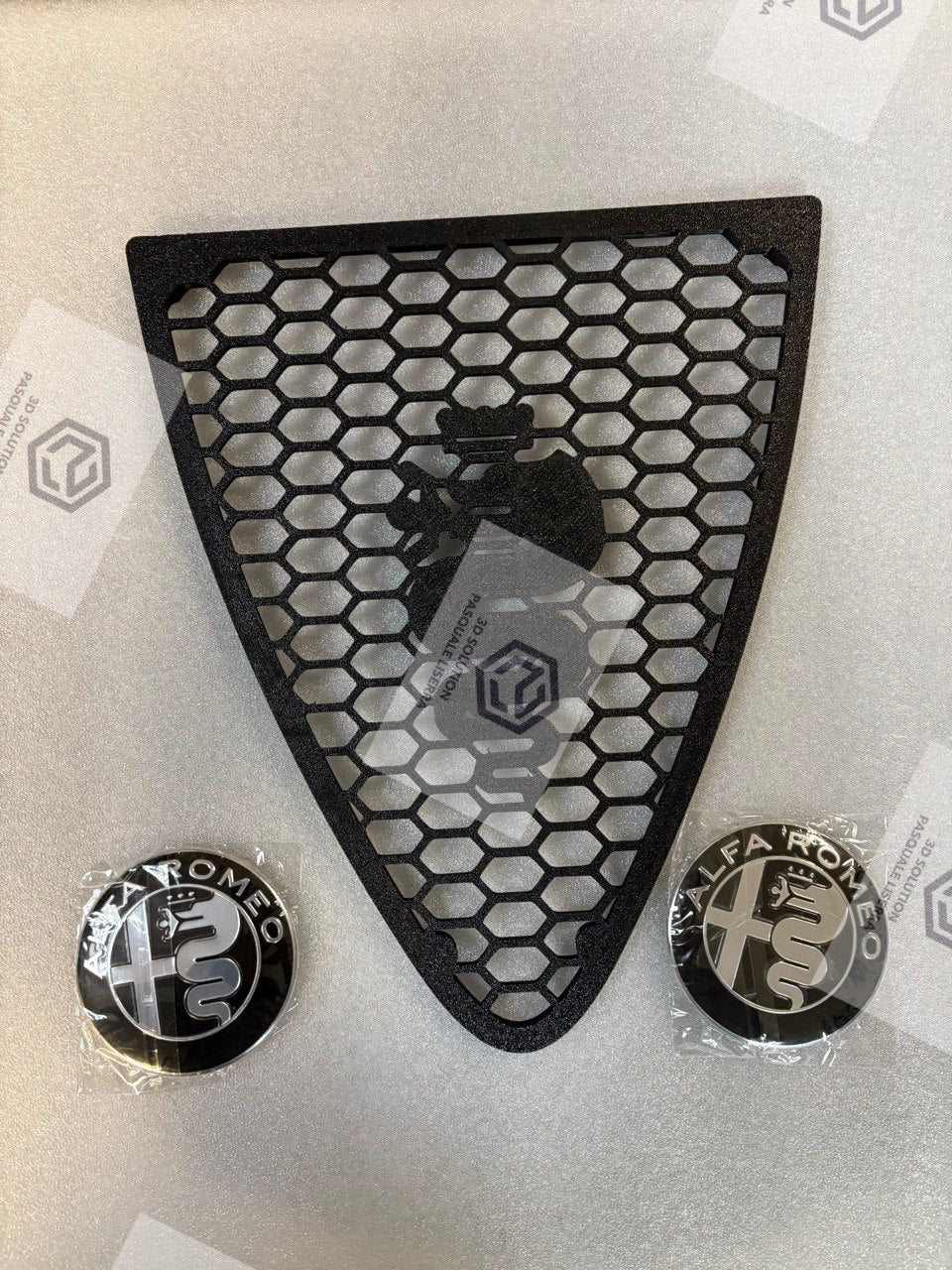 Griglia Anteriore A Nido D'Ape Per Alfa Romeo 147 2ª Serie (2004-2011) con biscione
