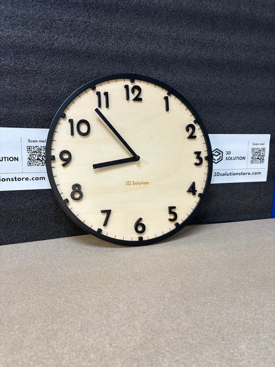 Orologio in Legno Minimal – Semplicità e Raffinatezza