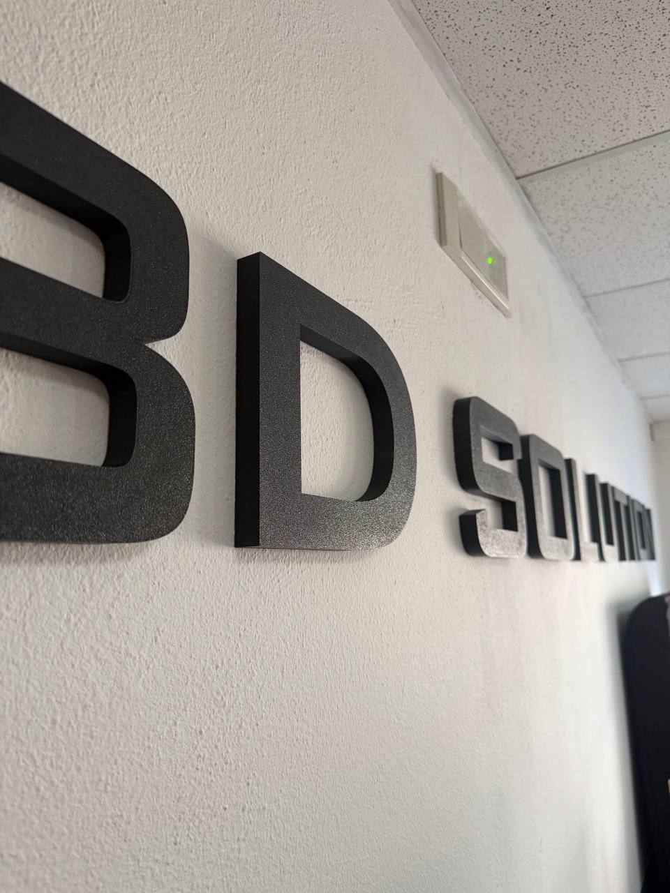 Lettere 3D Personalizzate per Insegne e Pareti - Scritte su Misura in Rilievo (5-20cm) con Biadesivo - Nomi e Loghi Aziendali Arredo Casa e Ufficio