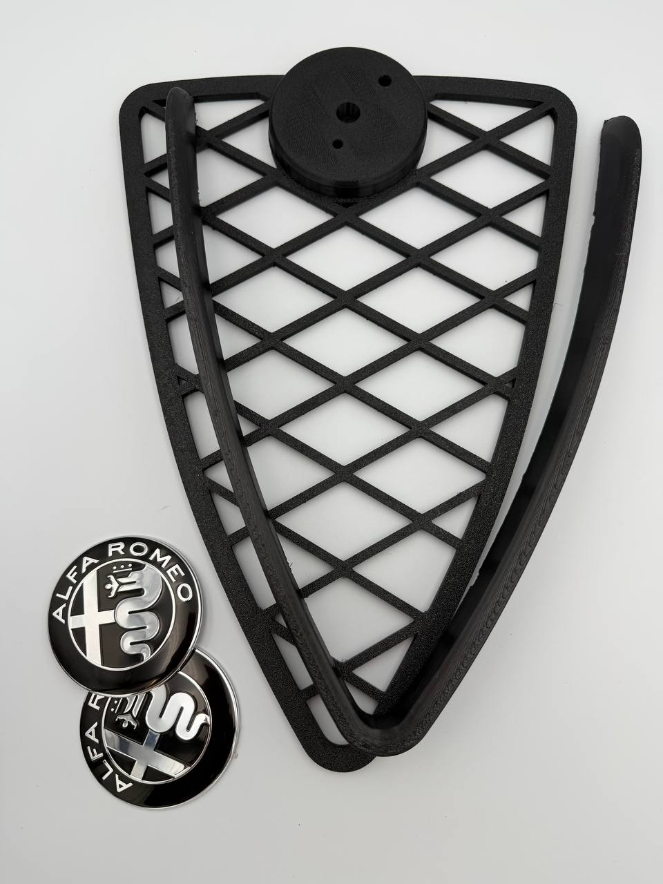 Scudo Griglia trama a rombi con cornice a "V" per Alfa Romeo MiTo (2008-2015)