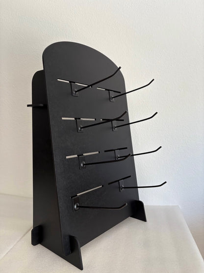 Espositore da banco in MDF nero con ganci metallici regolabili – Design moderno